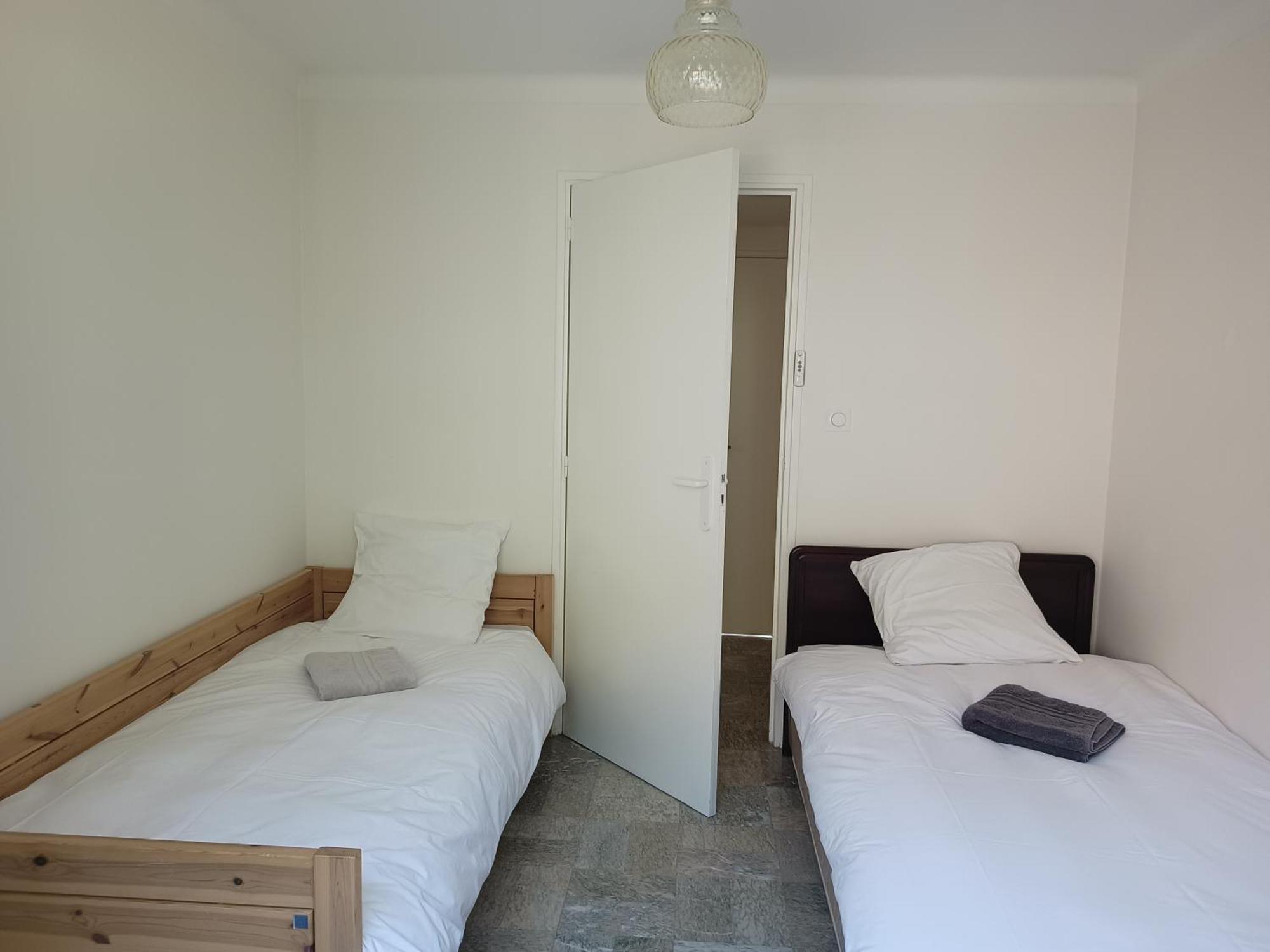 Grand Appartement, 2 Chambres Et Jardin Nîmes Eksteriør billede